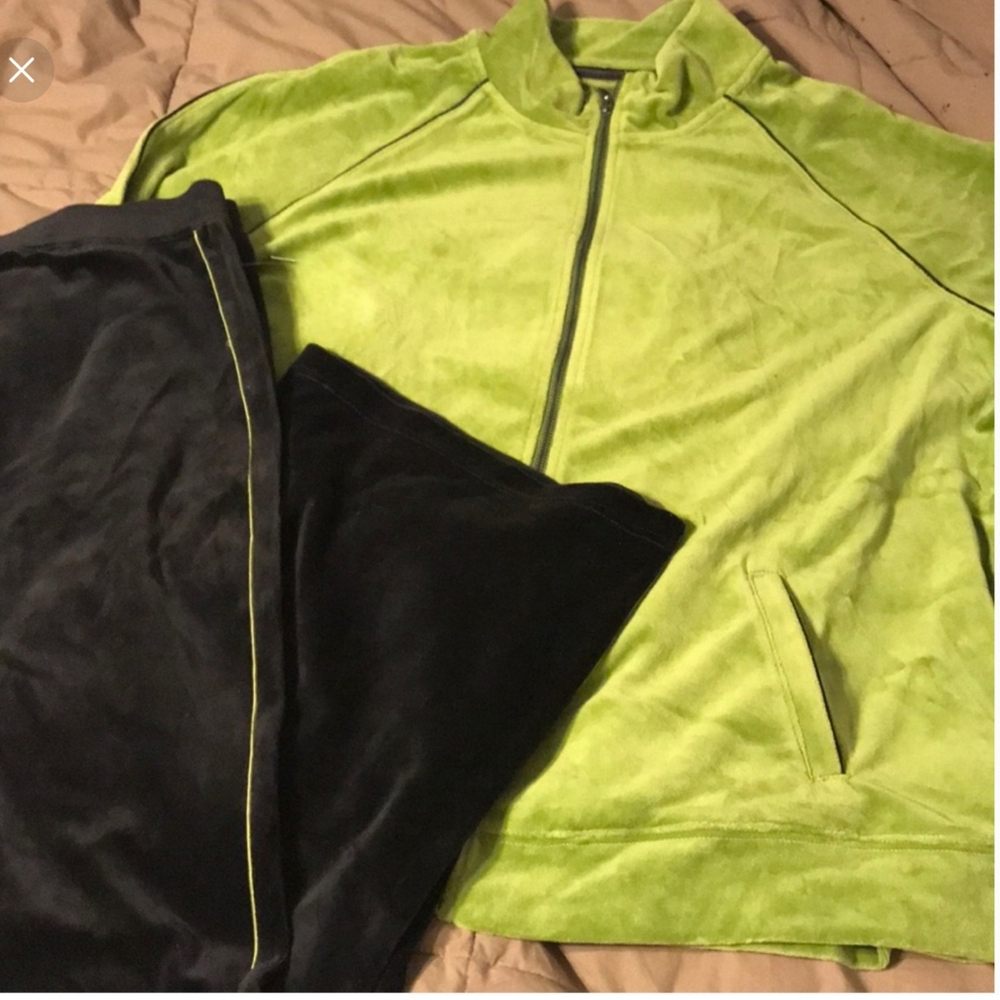 🍂 VELOUR BLACK AND GREEN APPLE TRACK SUIT